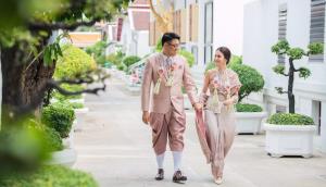 ชุดไทยเจ้าสาว ชุดไทยจักรพรรดิ์ เช่าที่แบมบี้ เวดดิ้ง ห้วยขวาง